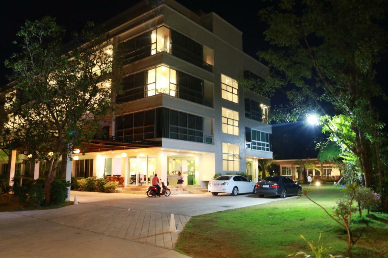 The Pano Hotel & Residence Ao Nang Esterno foto